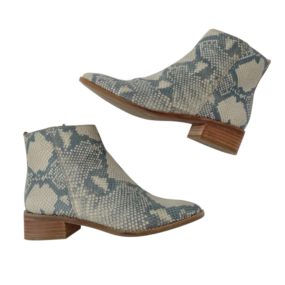 LUCKY BRAND Lenree Chinchilla Slither Snakeskin Blue and Cream Ankle Boots 6.5